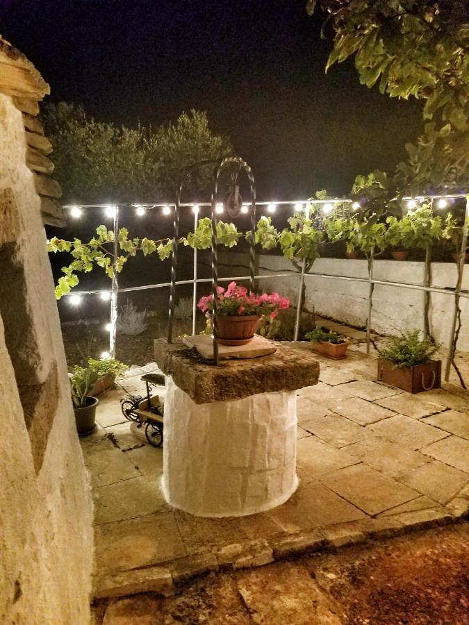 Antico Trullo Immerso Nella Campagna 阿尔贝罗贝洛 外观 照片