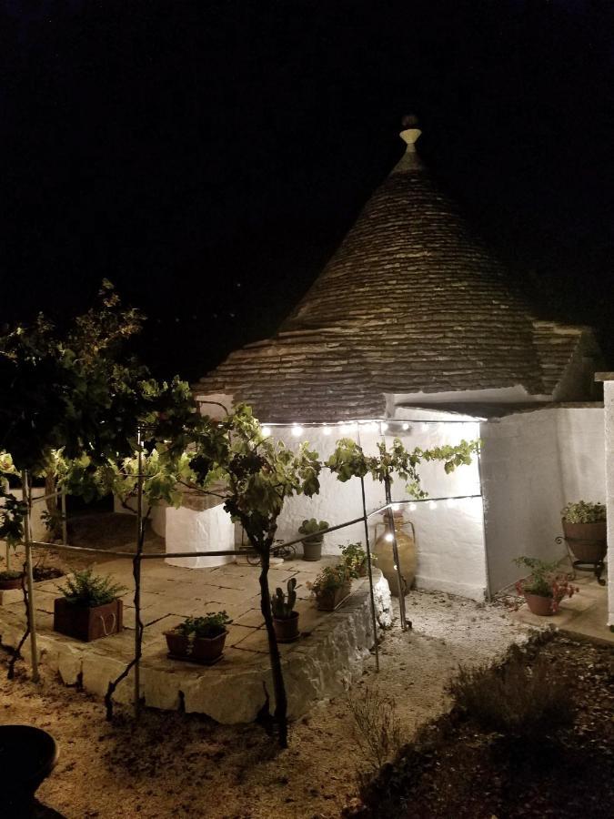 Antico Trullo Immerso Nella Campagna 阿尔贝罗贝洛 外观 照片